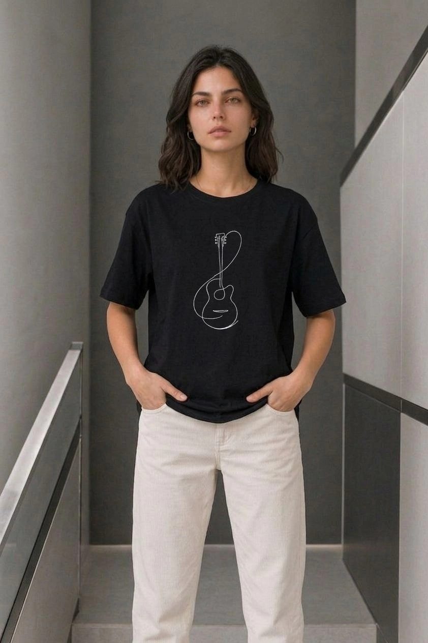 Kadın Minimal Gitar Baskılı Tişört T-Shirt Yazlık Kısa Kol Bisiklet Yaka T-Shirt - Siyah