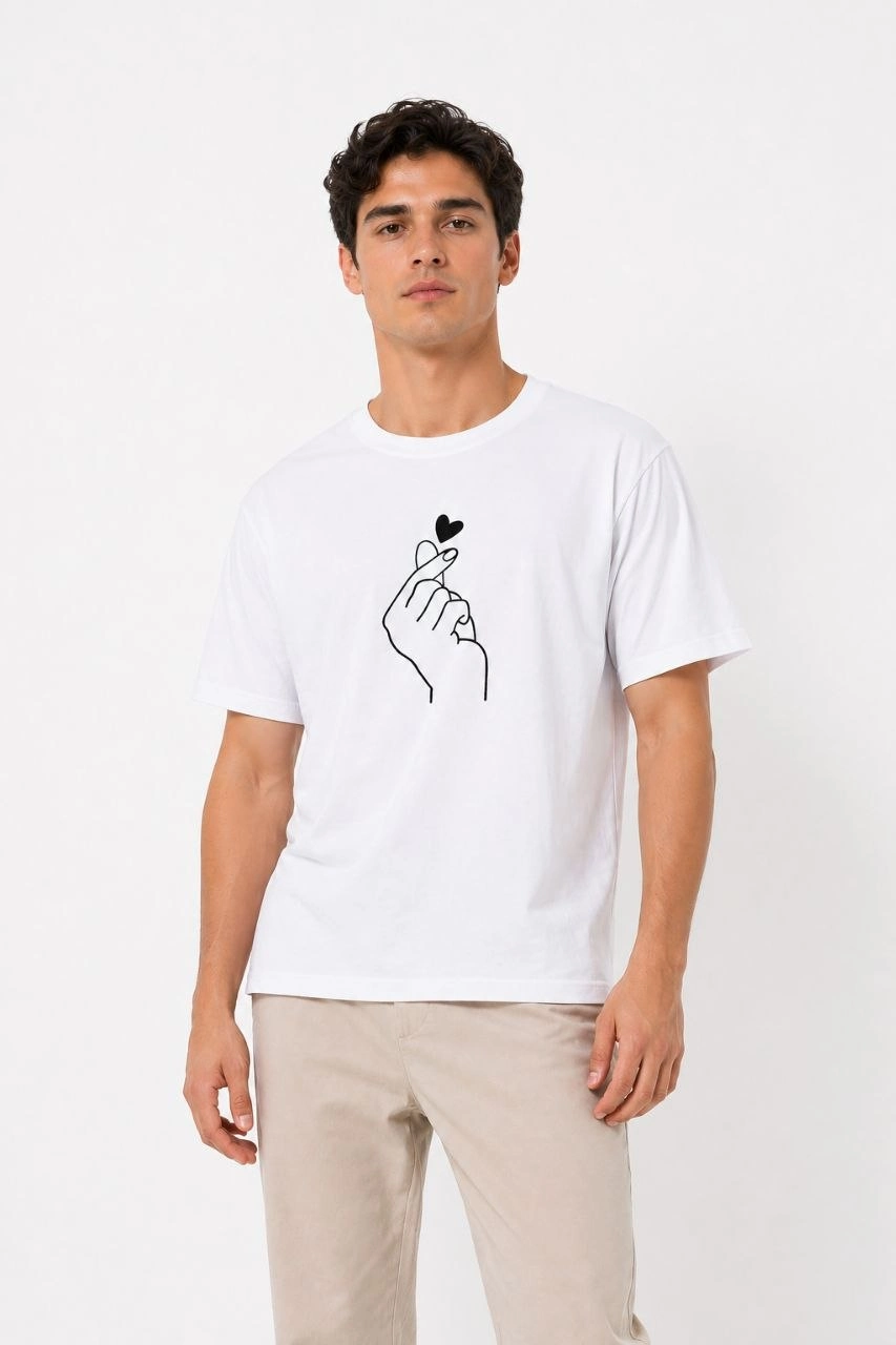 Erkek Kore Parmak Kalp Aşk Temalı Minimal Baskılı Tişört Yazlık Kısa Kol T-Shirt - Beyaz