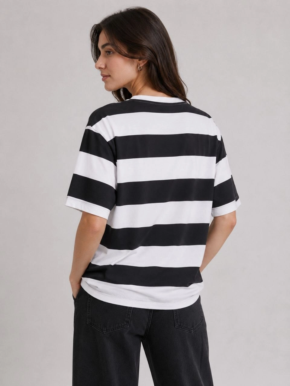 Kadın Çizgili Oversize Tişört Bisiklet Yaka Kısa Kol Yazlık T-Shirt - Siyah