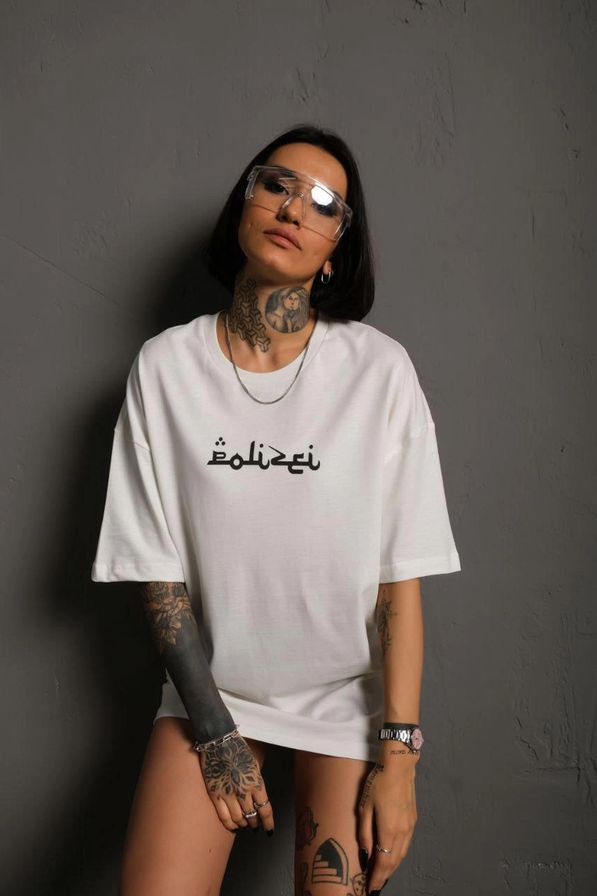 Kadın Bisiklet Yakalı Sırt Baskılı  Kısa kol Oversize T-Shirt - Beyaz