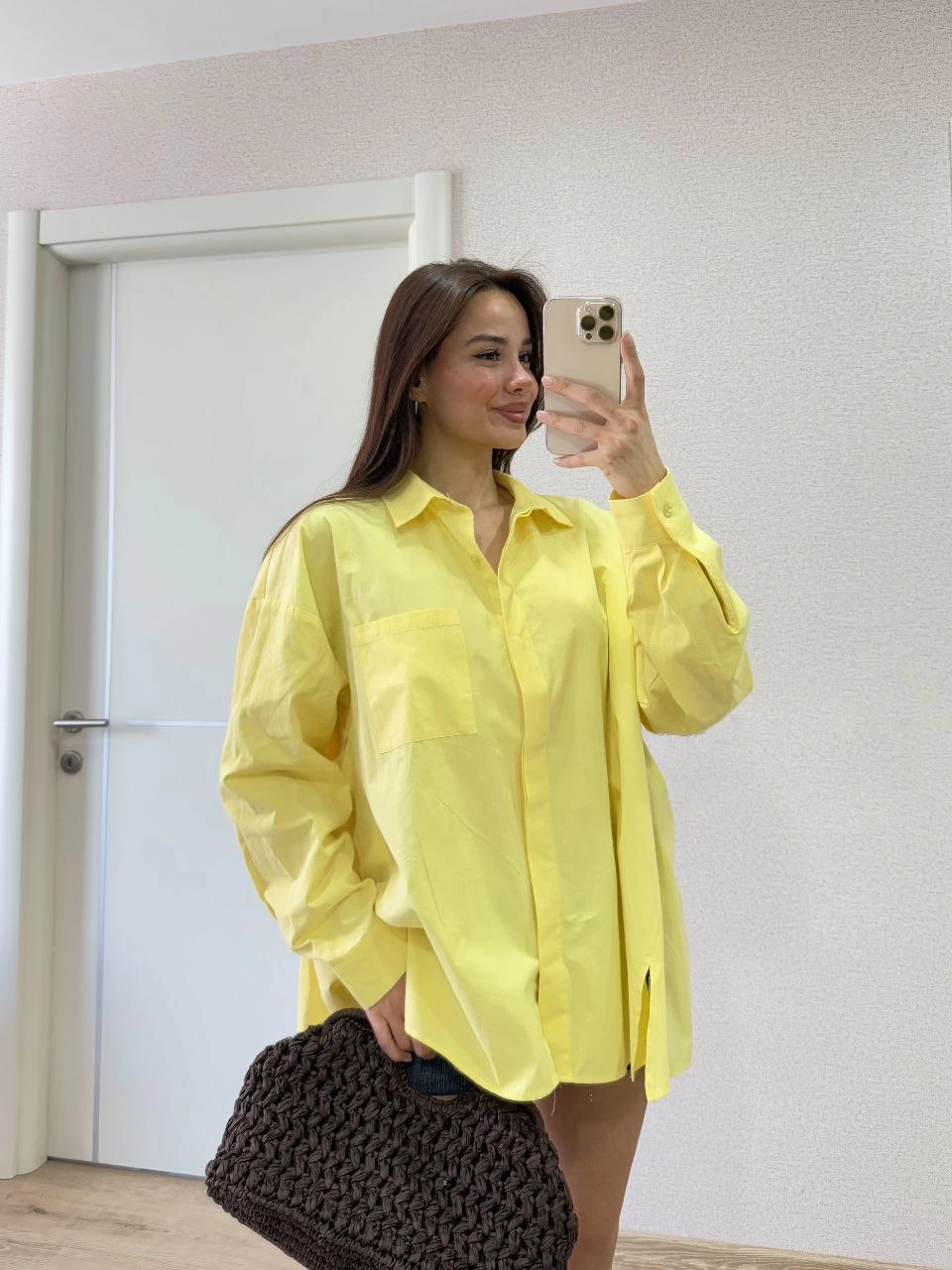 Poplin Kadın Yakalı Yandan Yırtmaçlı Arka Pens Detaylı Gömlek - Sarı