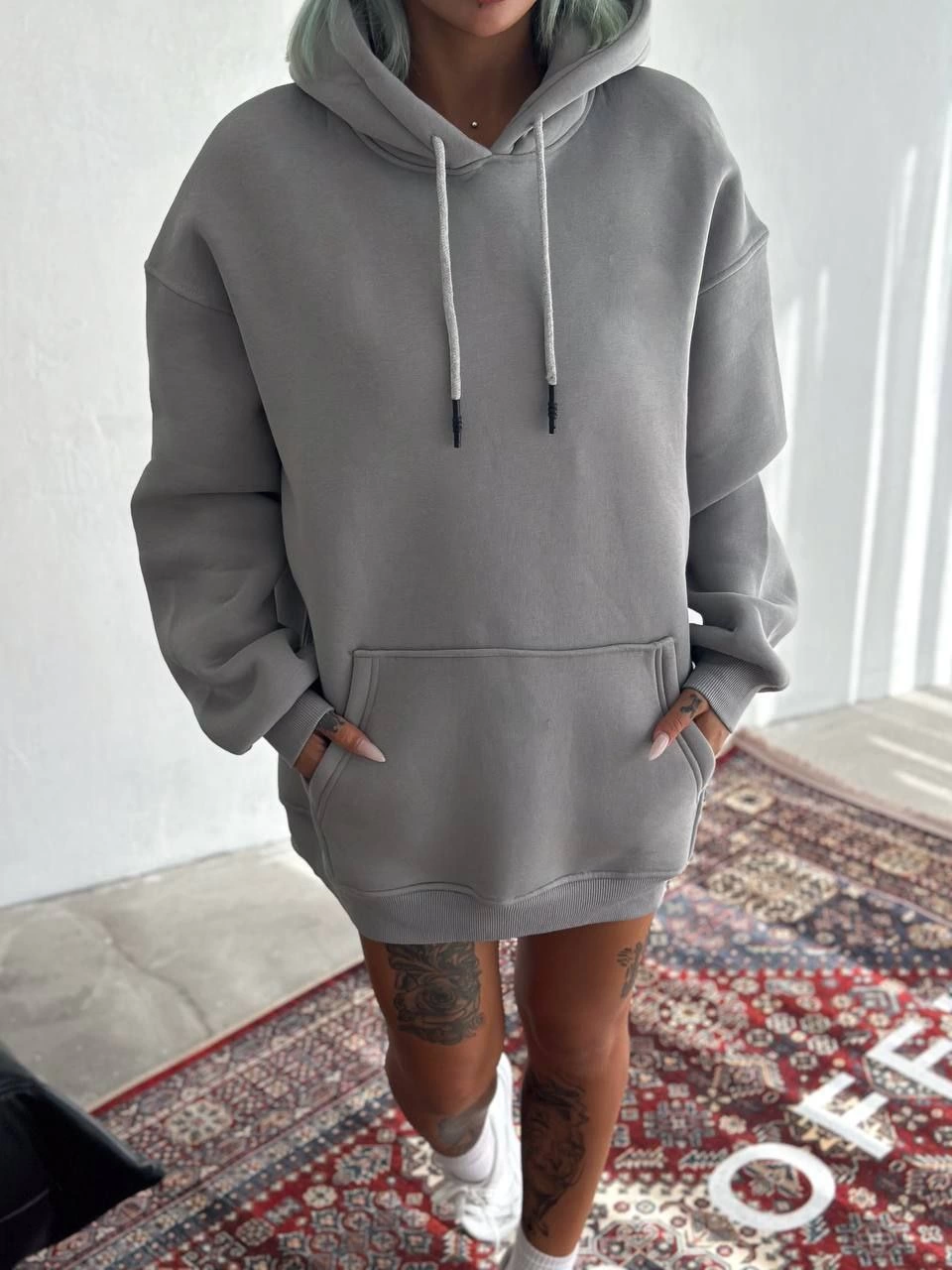 Kadın Kapüşonlu Kanguru Cepli 3 İplik Pamuklu Oversize Hoodie Sweatshirt - Boyalı Gri