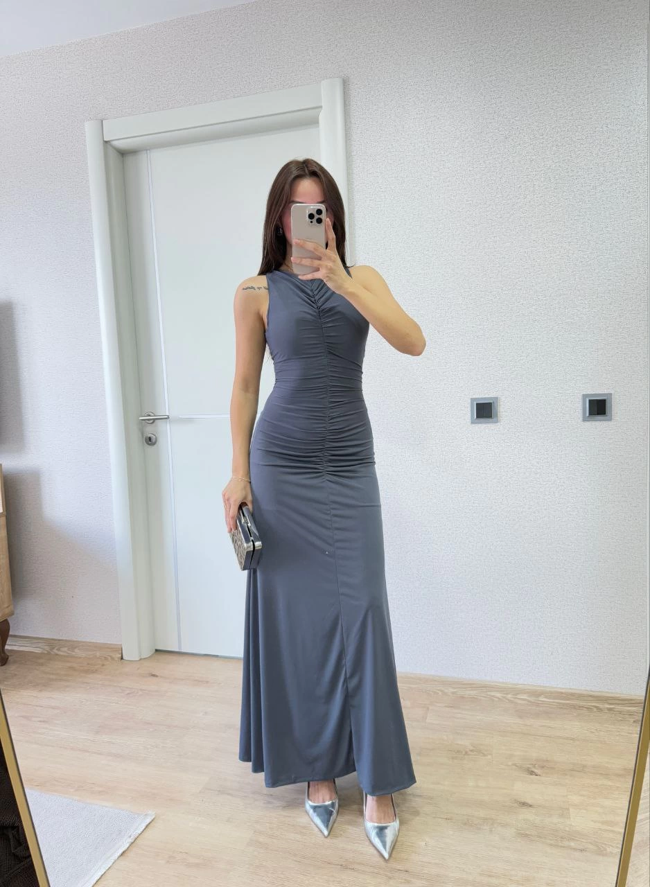 Kadın Bürümcük Kumaşlı İçi Astarlı Üzgülü Kolsuz Büzgülü Uzun Elbise - Füme