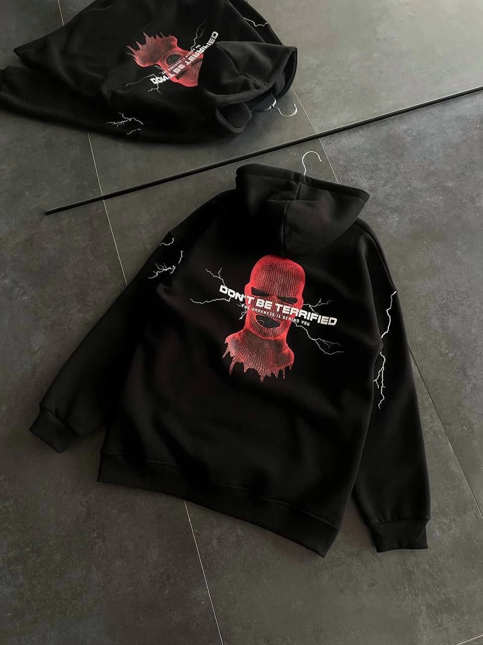 Kadın Kapüşonlu Kanguru Cepli Sweatshirt 3 İplik Pamuklu Baskılı Hoodie - Siyah