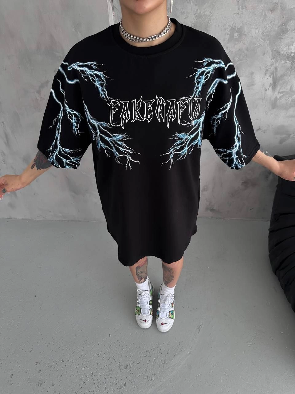 Kadın Bisiklet Yaka Yıldırım Baskılı  Kısa kol Oversize T-Shirt - Siyah
