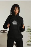 Kadın Oversize Kapüşonlu Cepli Baskılı 3 İplik Pamuklu Hoodie Sweatshirt - Siyah