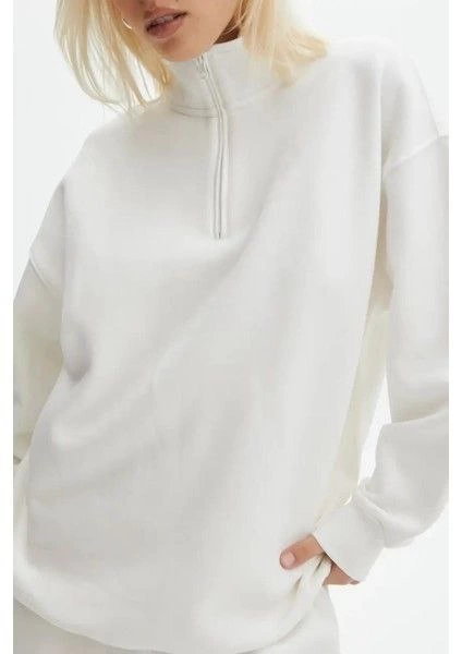 Kadın 3 İplik Pamuklu Oversize Yarım Fermuarlı Yakalı Basic Sweatshirt - Beyaz