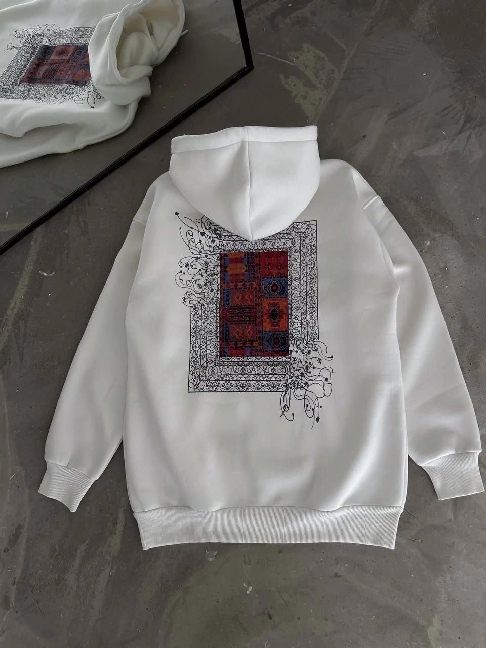 Kadın Kapüşonlu Kanguru Cepli Sweatshirt 3 İplik Pamuklu Baskılı Hoodie - Beyaz