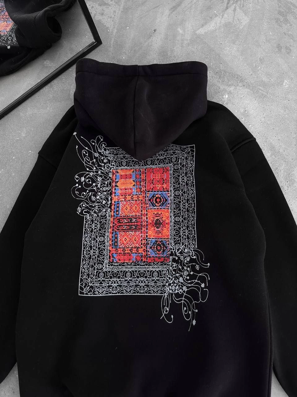 Kadın Kapüşonlu Kanguru Cepli Sweatshirt 3 İplik Pamuklu Baskılı Hoodie - Siyah